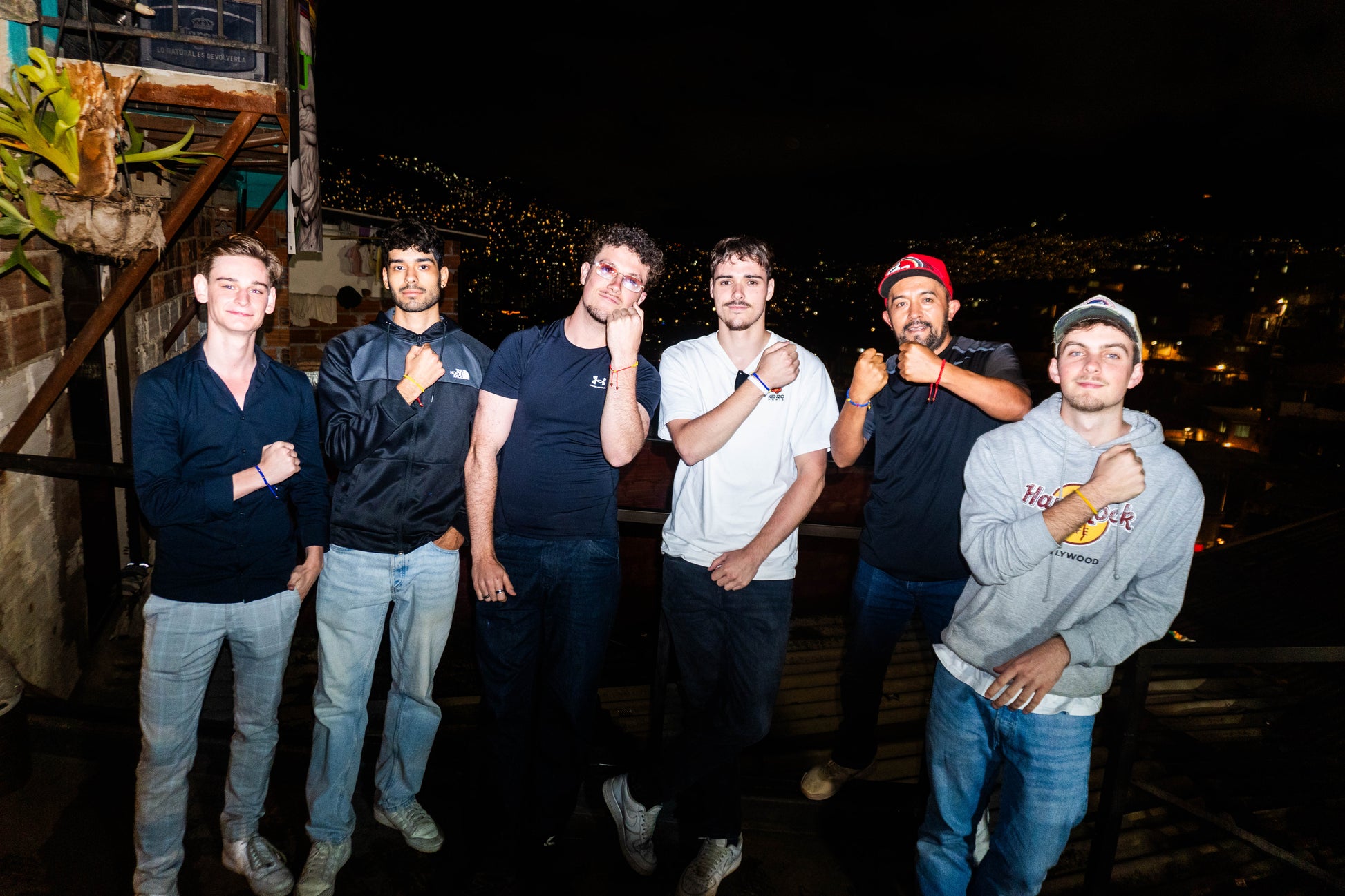 Tour Experencial Comuna 13 Ezencial + Teje tu propio souvenir